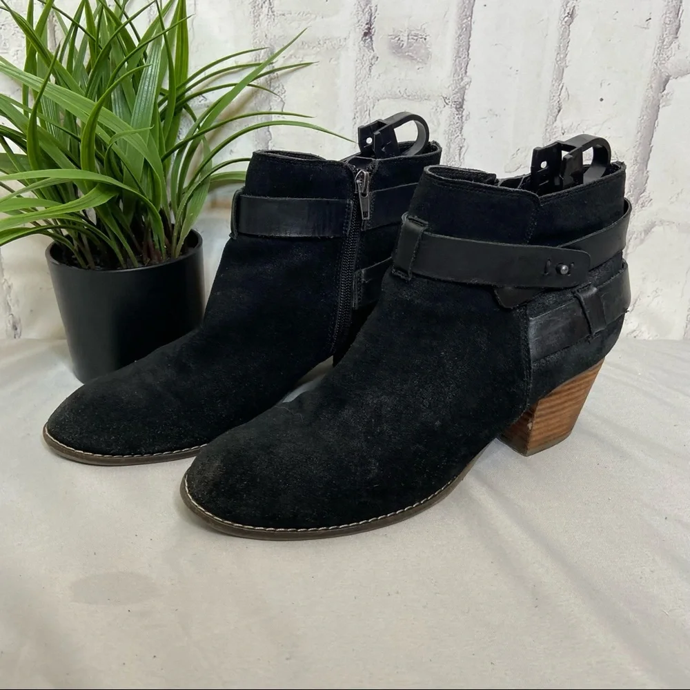 DV Dolce Vita Suede Booties 9.5
